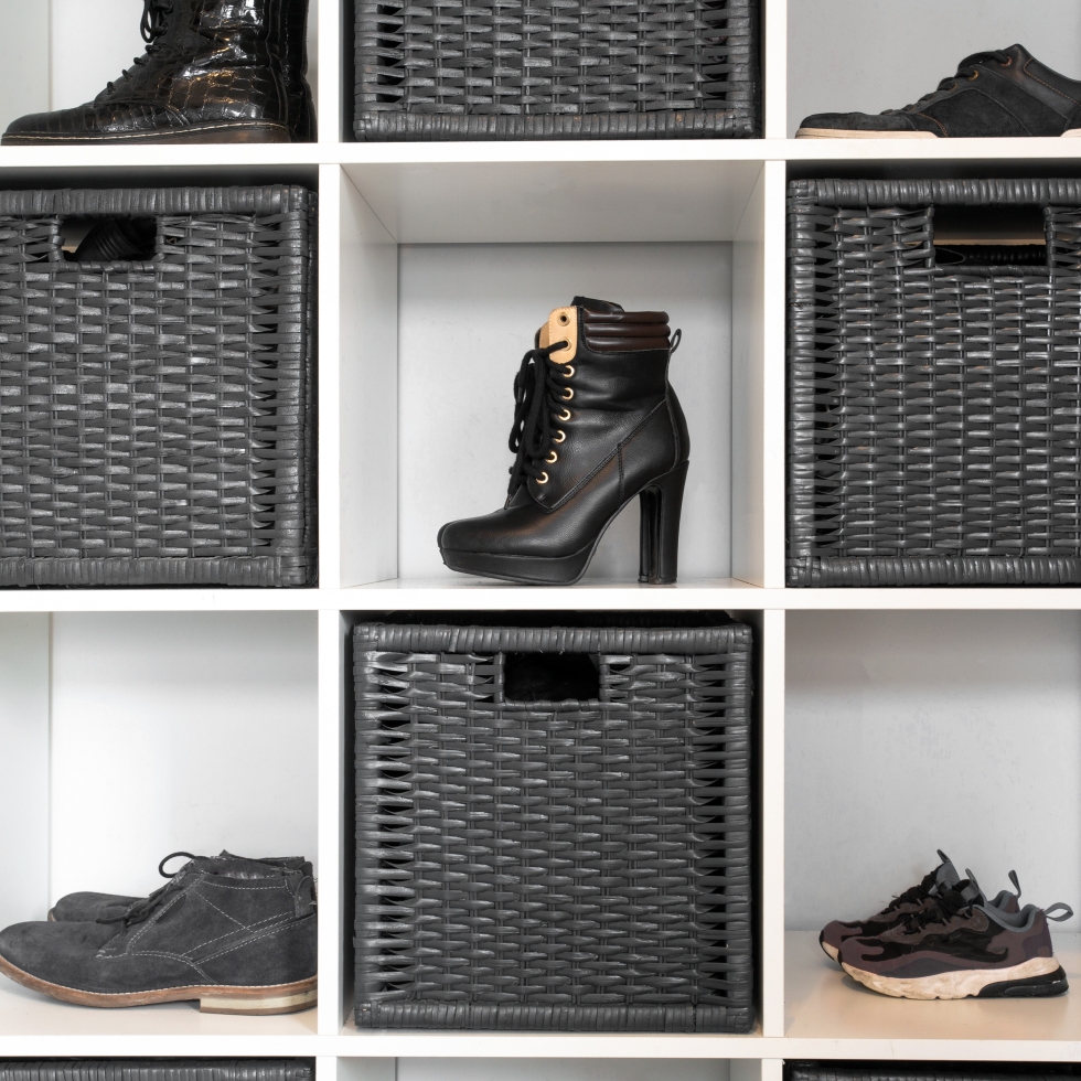 Как хранить обувь: 15 практичных идей