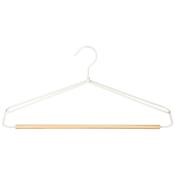 Вешалка металлическая с деревянной перекладиной "Винтаж" с широкими плечами, цвет белый