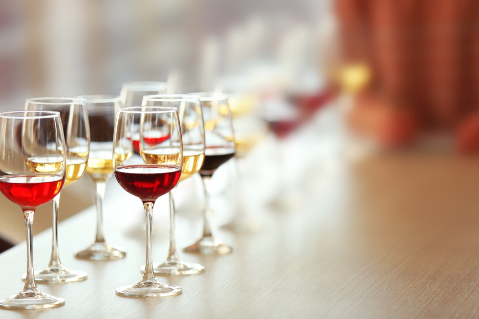 Бокалы для красных и белых вин и влияние на вкус