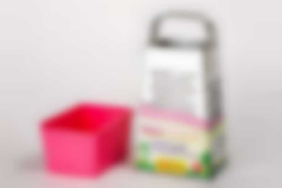 Терка Универсальная с металлической ручкой с контейнером сырное наполнение