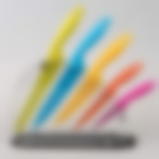 Набор из 5 ножей с разноцветными ручками на подставке