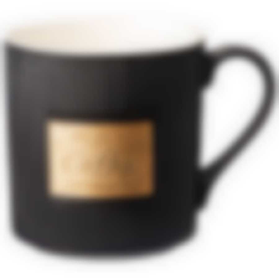 Кружка черная с золотой деталью 360 мл 