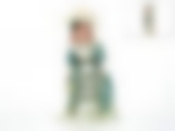 Кукла декоративная, фарфоровая "Таисия" 13*7,5*36,5см (с декоративными стразами и перьями) (подарочная упаковка)