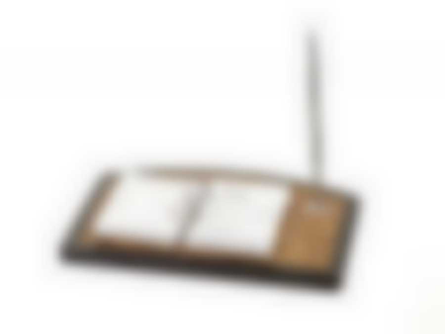 Письменный настольный набор 2пр. (подставка под календарь, ручка) 27,5*18*21см. (МДФ, металл, кожзам) (черная упаковка)